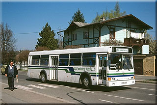 autobus CMC Pudong Citybus je�t� v p�vodn�m proveden�; foto Bed�ich Zen�hl�k